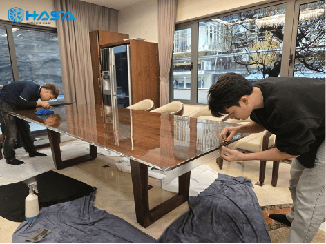 Mách bạn 5 tips giữ nội thất luôn bóng đẹp như mới sau nhiều năm sử dụng 5 lap dat phim bao ve noi that hasa 1