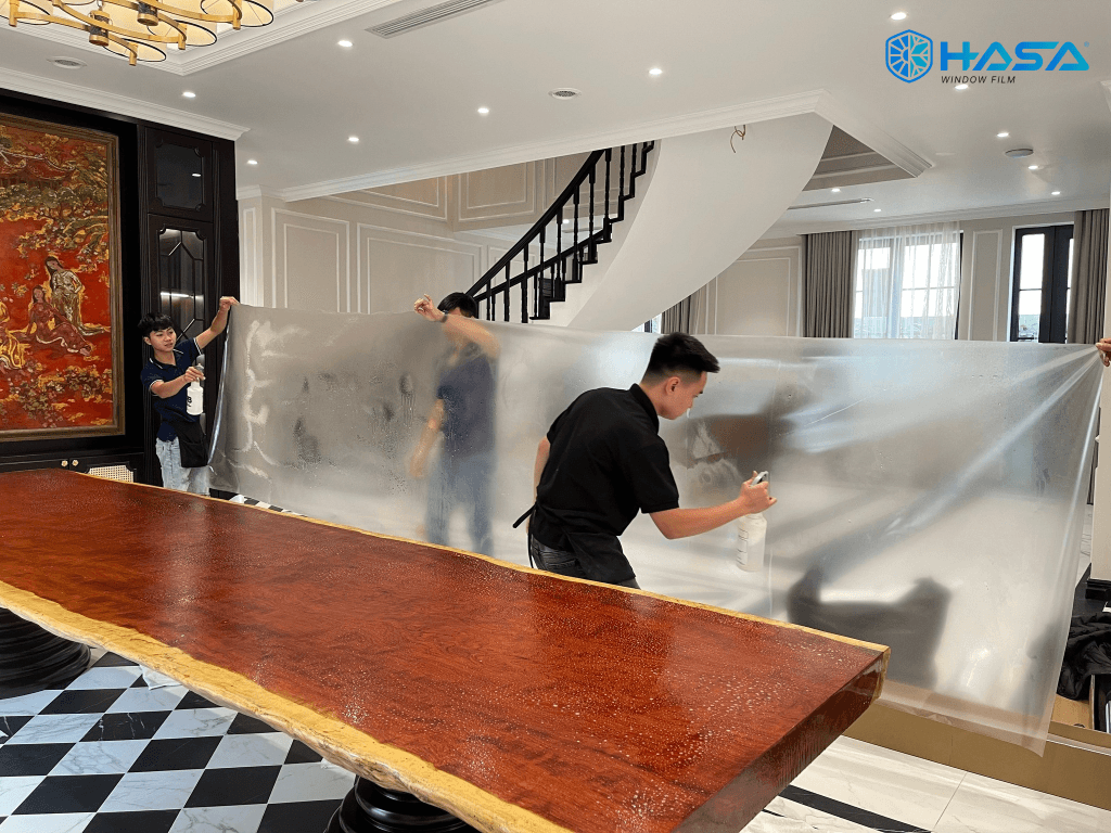 Phim bảo vệ nội thất 12 phim bao ve noi that hasa chong tray